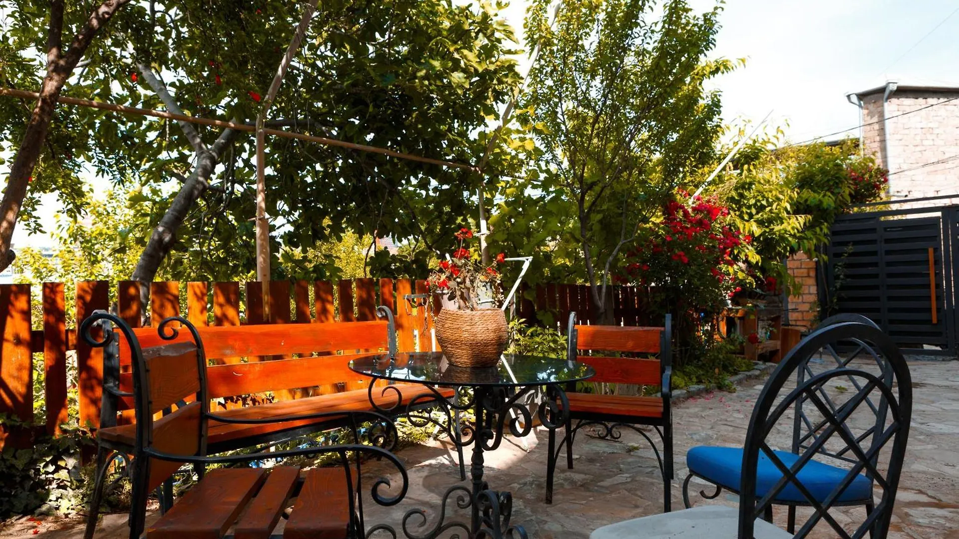 Bed and Breakfast Golden Pheasant Tiflis 0*,  Georgia